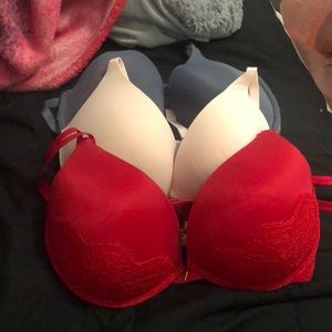 They didn’t fit (red nd pink are both double d 32)(blue three d 32)